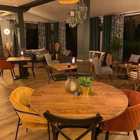 Le Mont Brouilly Hotel 2*
