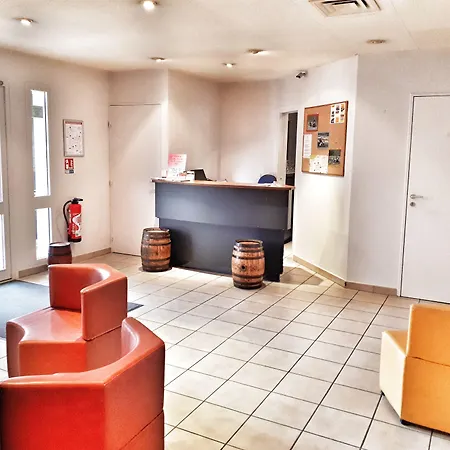 Le Mont Brouilly Hotell 2*